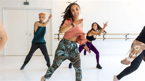 what to wear for dance class hip hop: how the color of your outfit can affect your mood and confidence